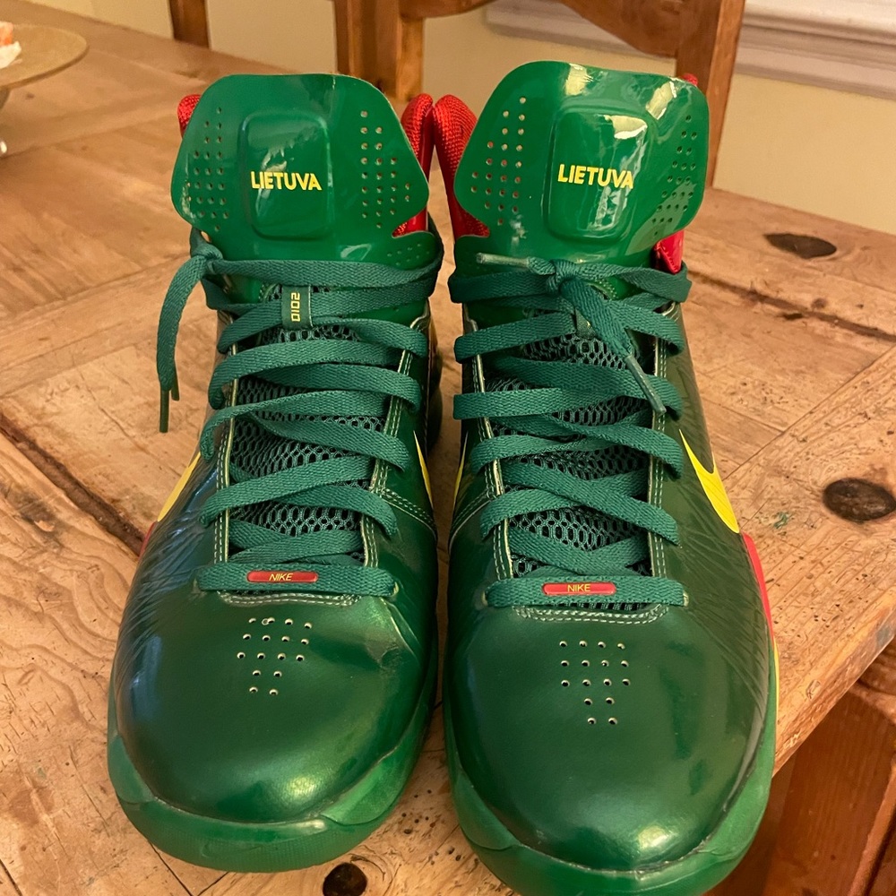 Nike Lietuva highs size 10